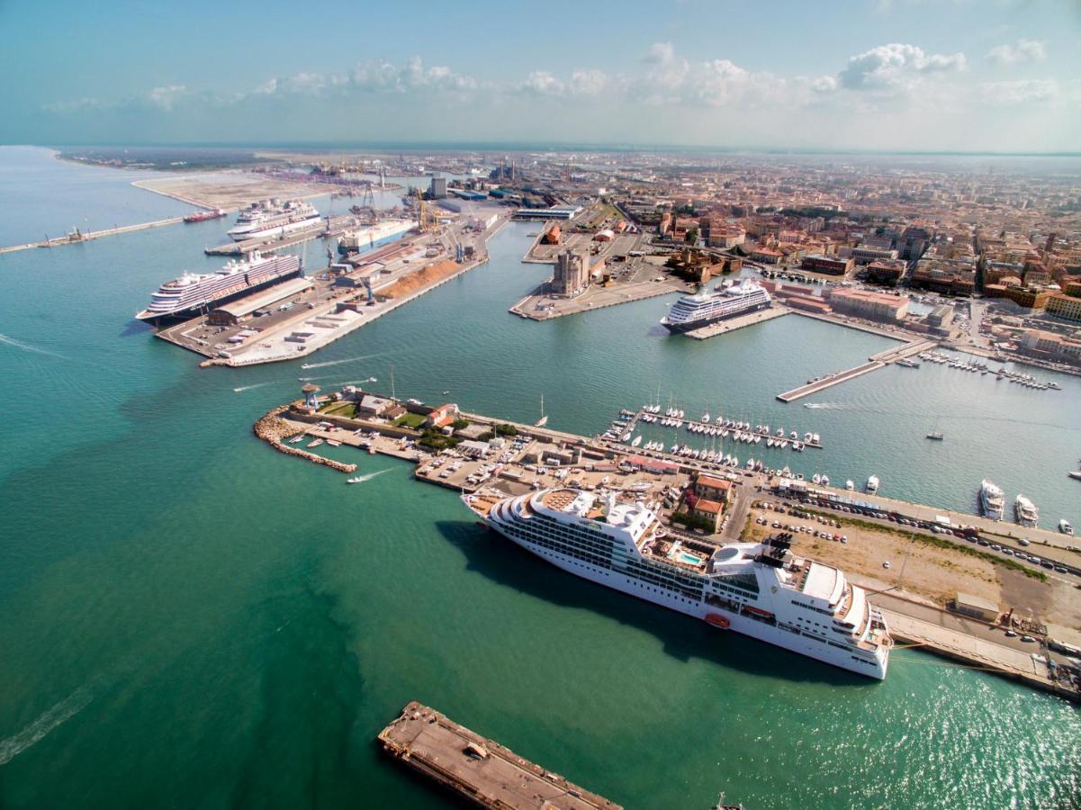 Casa Mya - Comodo Appartamento Vicino Al Porto Con Clima Livorno Exterior foto